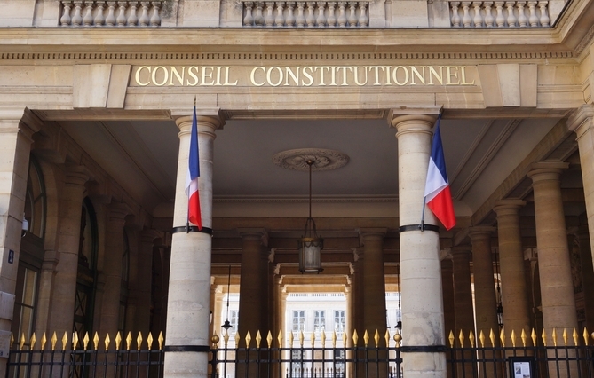 (78) Le barreau de Versailles intervient devant le Conseil constitutionnel pour défendre une QPC